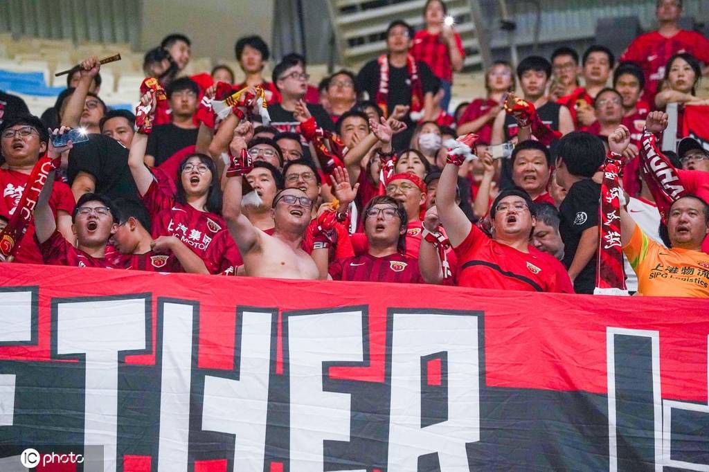 如今表演喜剧已游刃有余的郑恺，在《前任3：再见前任》片场却丝毫不懈怠